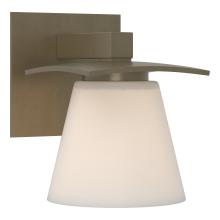 Hubbardton Forge 206601-SKT-84-GG0242 - Wren 1 Light Sconce